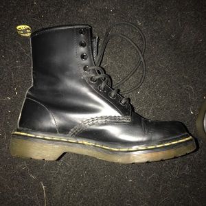Size 6 women’s Doc Martens. Can fit size 6 1/2.
